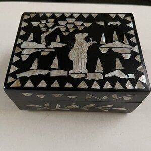 Trinket Jewelry Box Black Mother Pearl Inlaid Lacquer Asian Figure Gift Decor